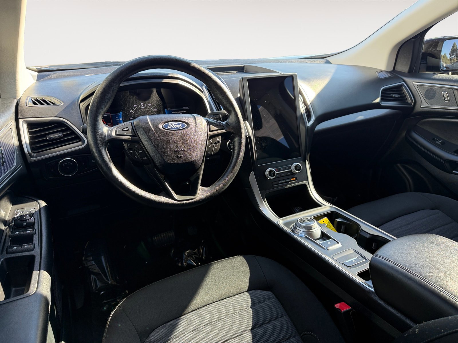 Certified 2024 Ford Edge SE w/ Black Appearance Package image 15