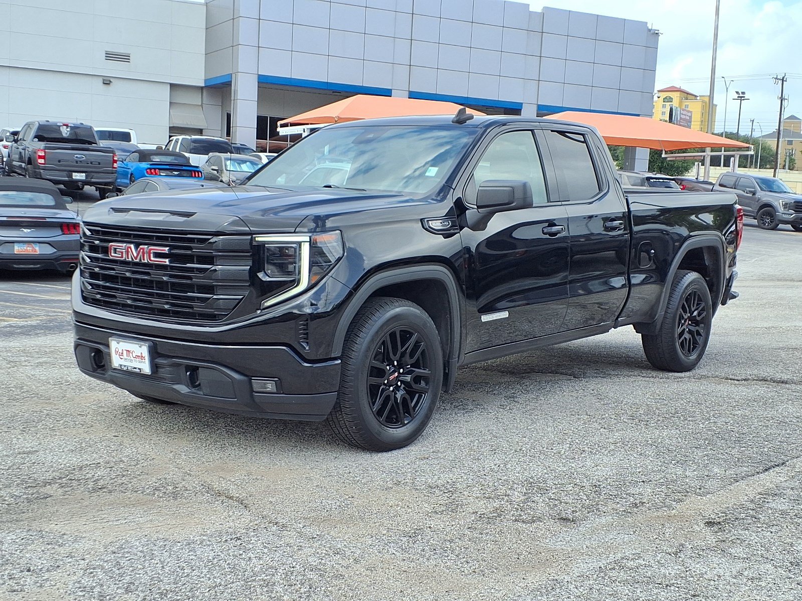 Used 2023 GMC Sierra 1500 Elevation RWD image 1