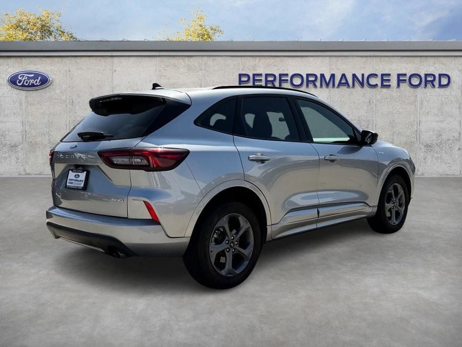 Certified 2024 Ford Escape ST-Line AWD/4WD image 8