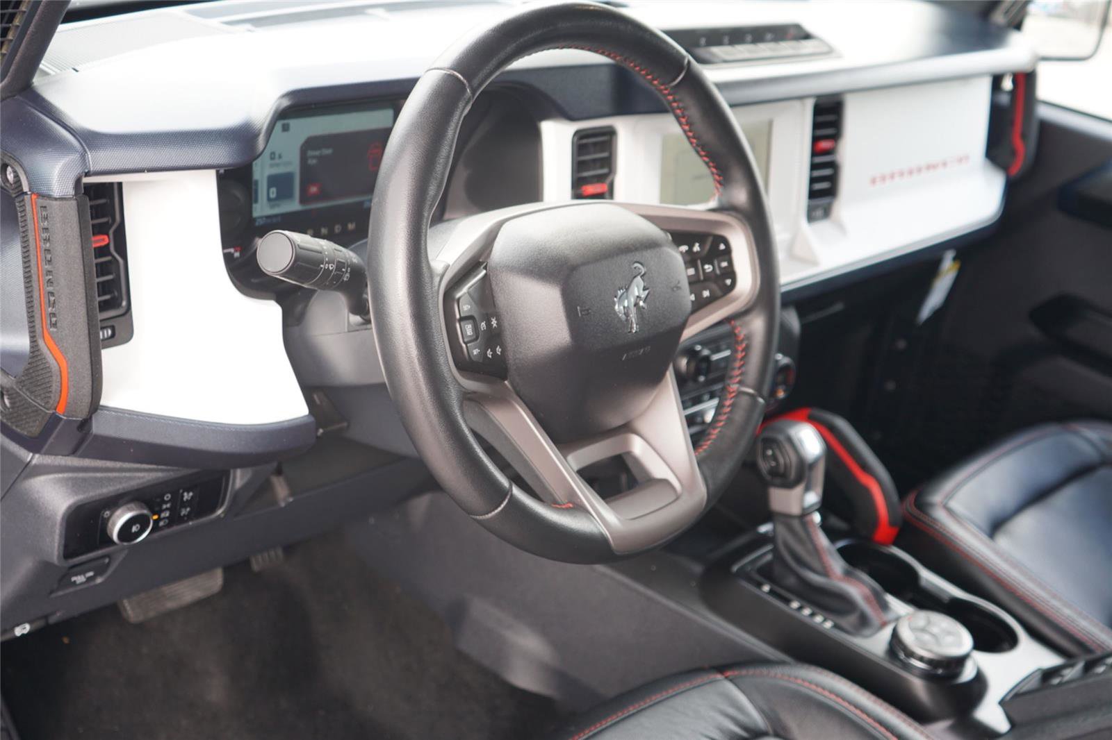 Certified 2023 Ford Bronco Heritage Edition AWD/4WD image 9