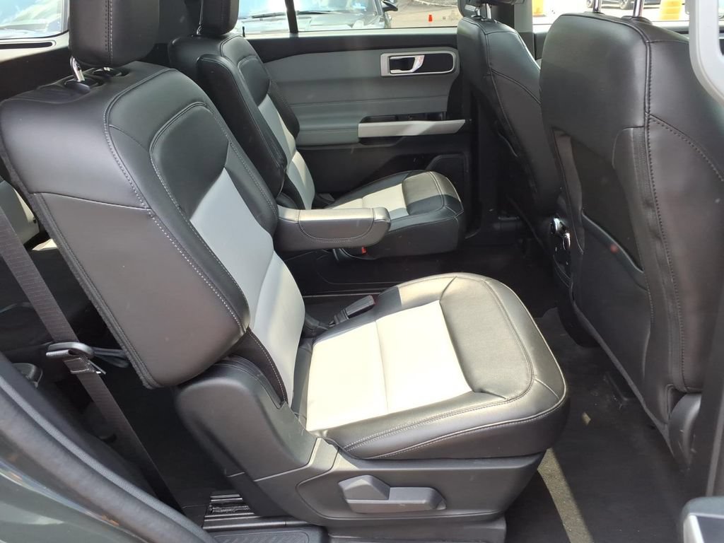 Certified 2022 Ford Explorer XLT w/ Equipment Group 202A AWD/4WD image 28