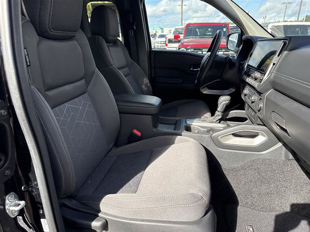 Used 2025 Nissan Frontier SV RWD image 18