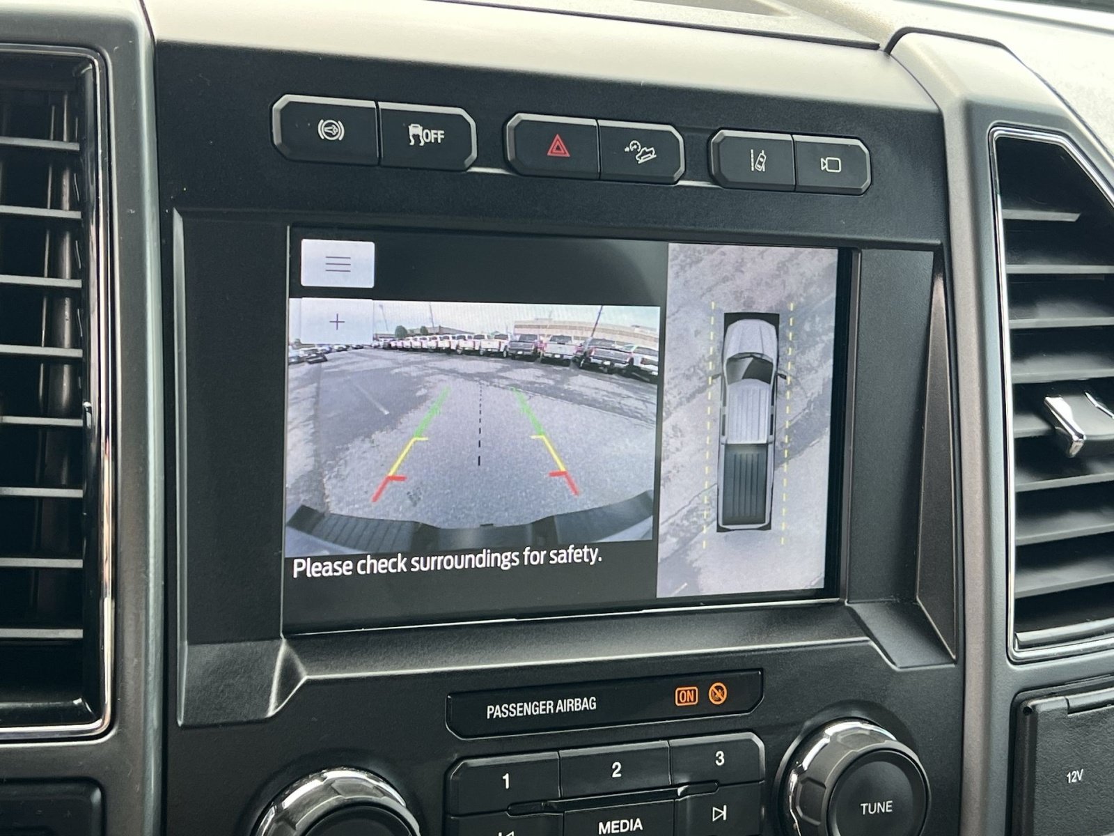 Certified 2022 Ford F350 XLT w/ XLT Premium Package AWD/4WD image 19