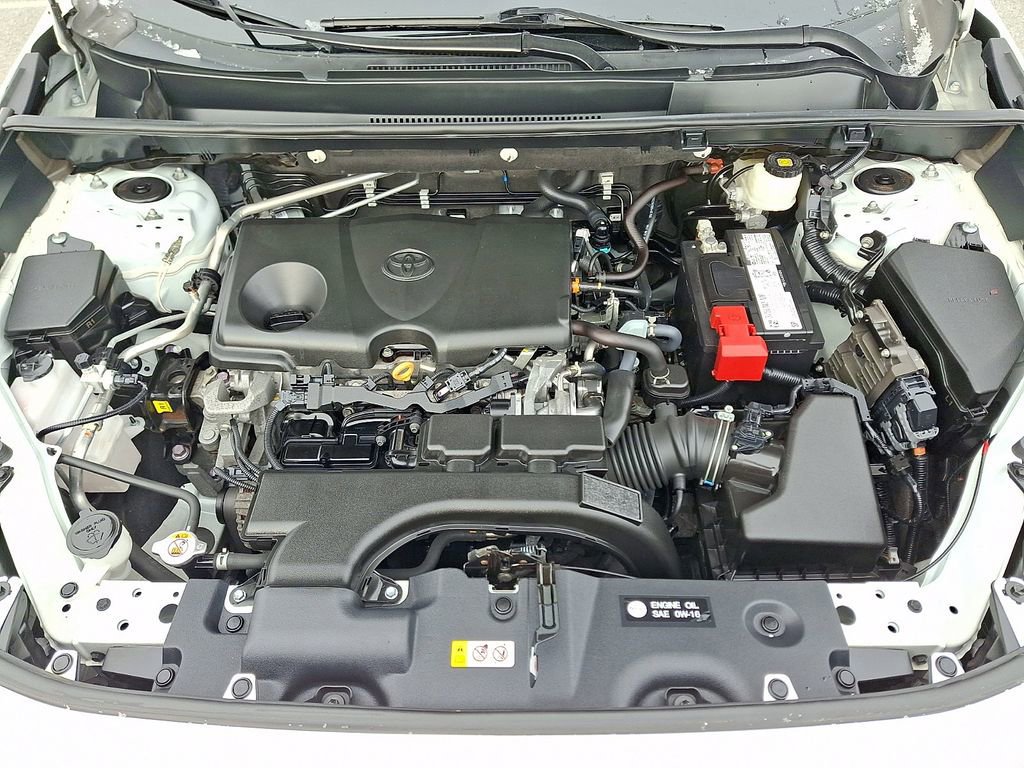 Used 2021 Toyota RAV4 LE image 27