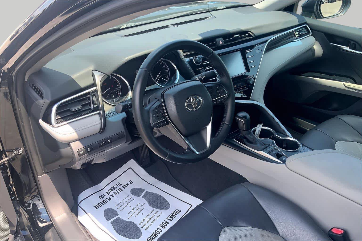 Used 2018 Toyota Camry XLE FWD image 18