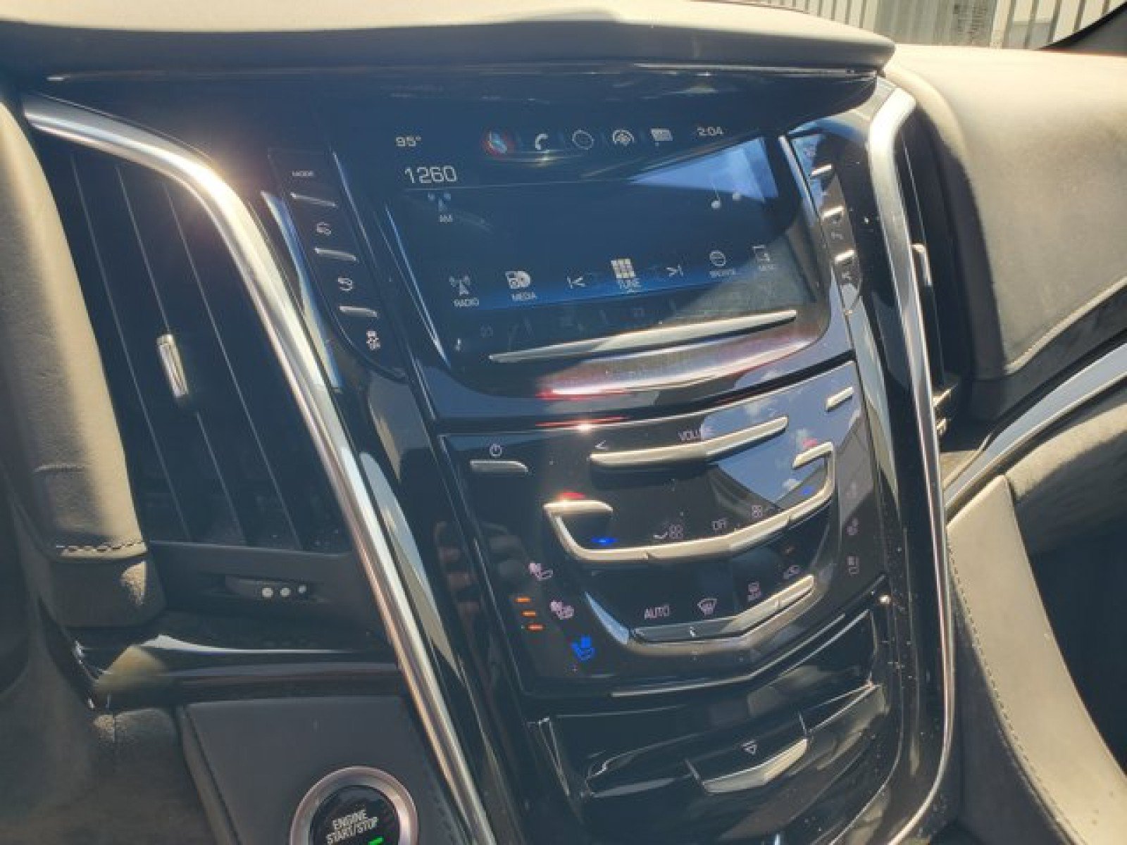 Used 2018 Cadillac Escalade Platinum RWD image 23