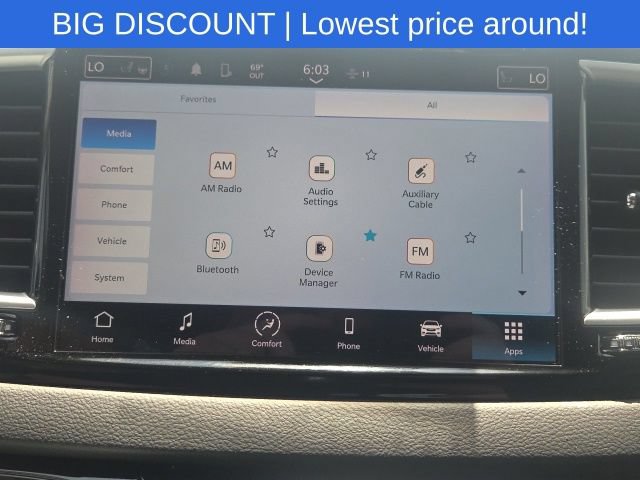 Used 2023 Chrysler Pacifica Touring-L FWD image 34
