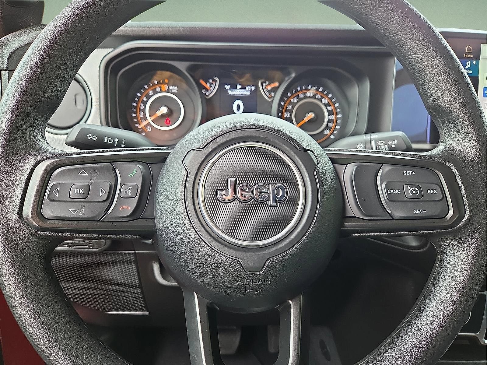 Used 2025 Jeep Gladiator Sport image 24