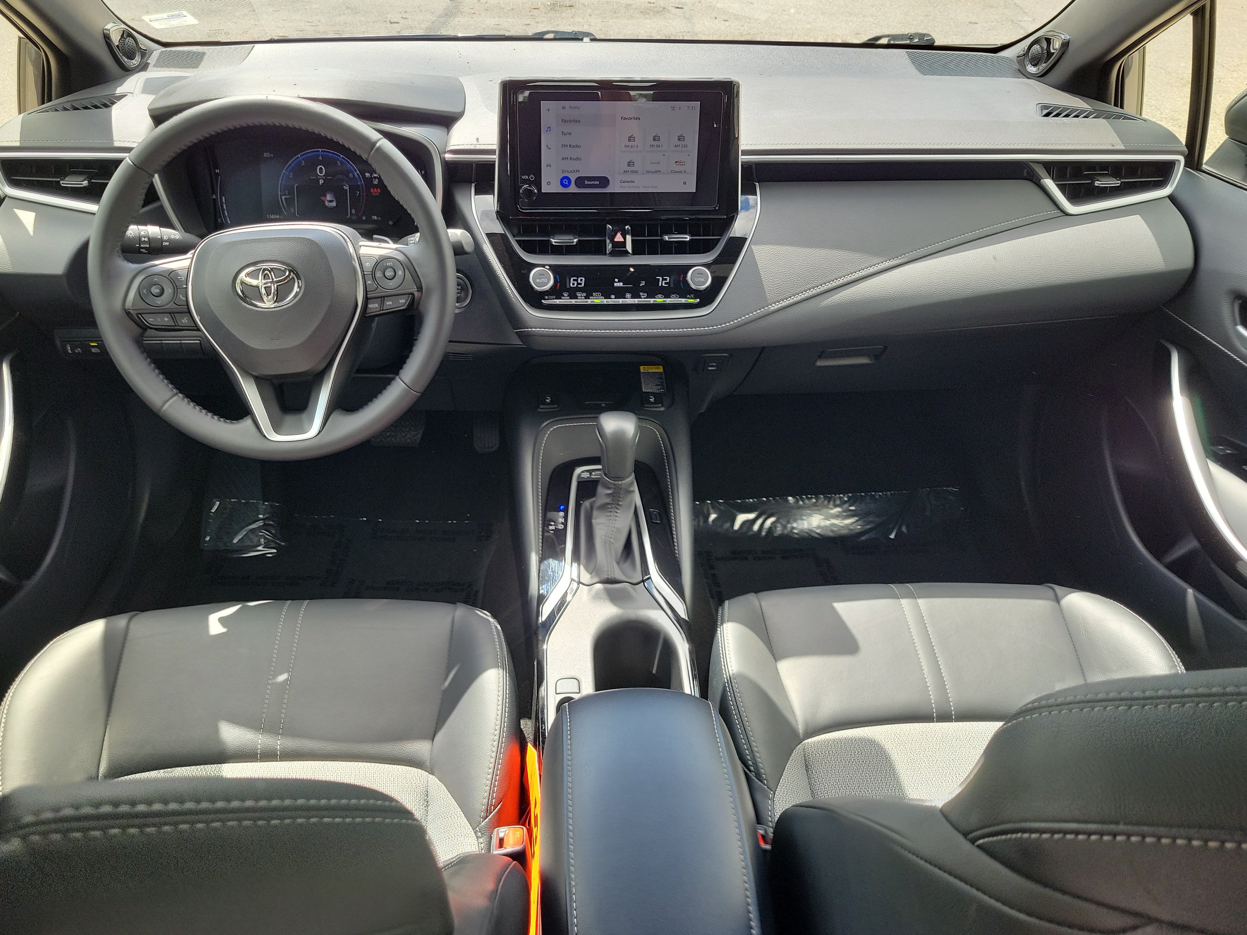 Used 2025 Toyota Corolla XSE FWD image 15