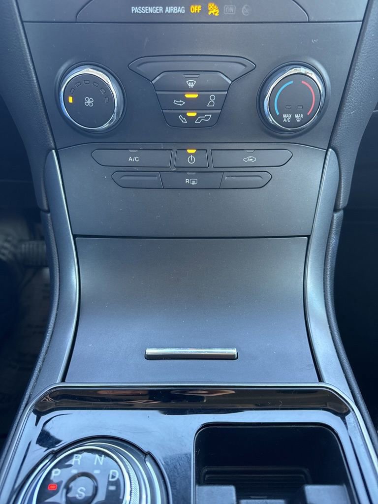 Certified 2019 Ford Edge SE w/ SE Fleet Driver's Package image 31