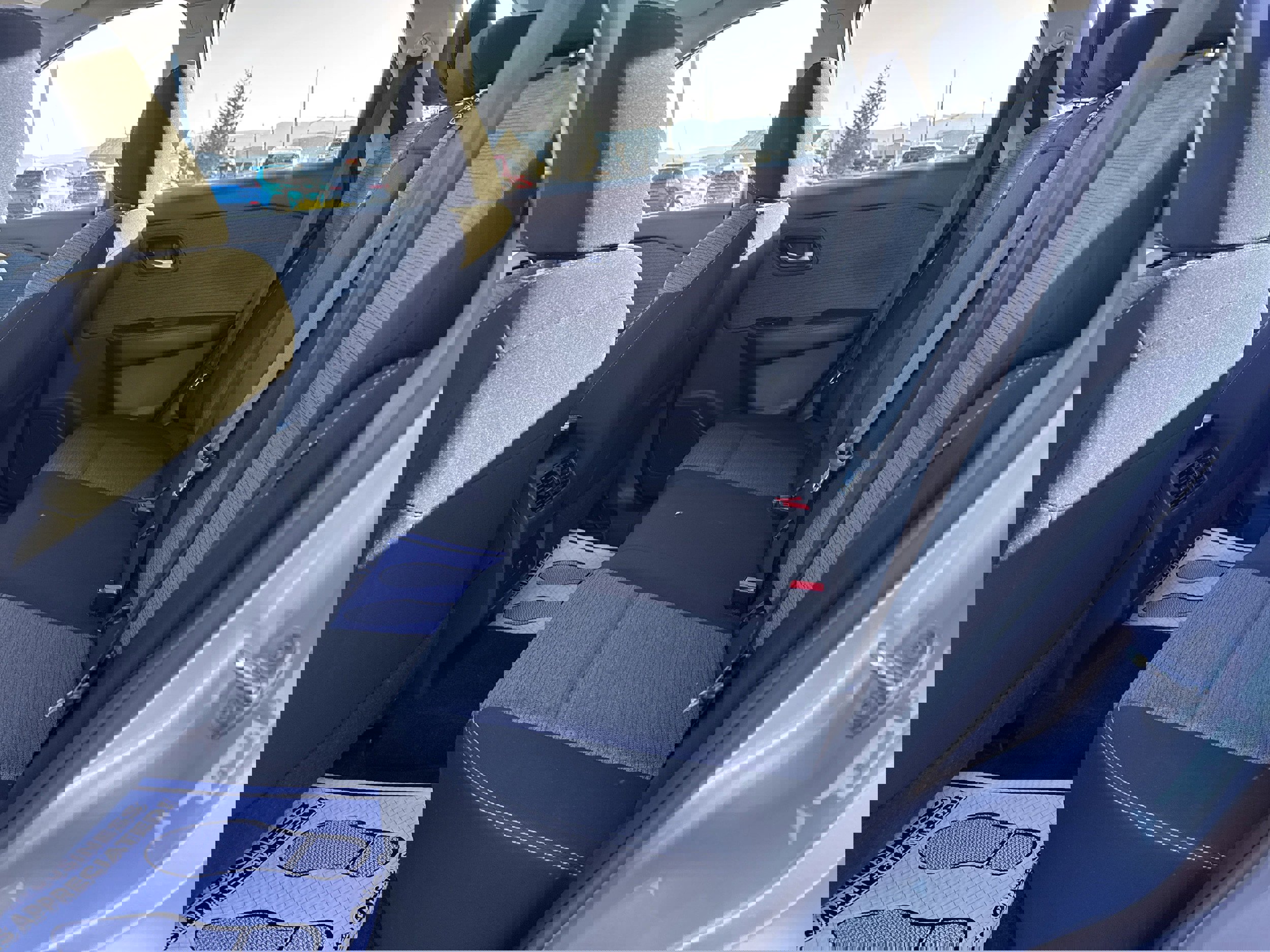 Used 2023 Nissan Rogue SV image 7