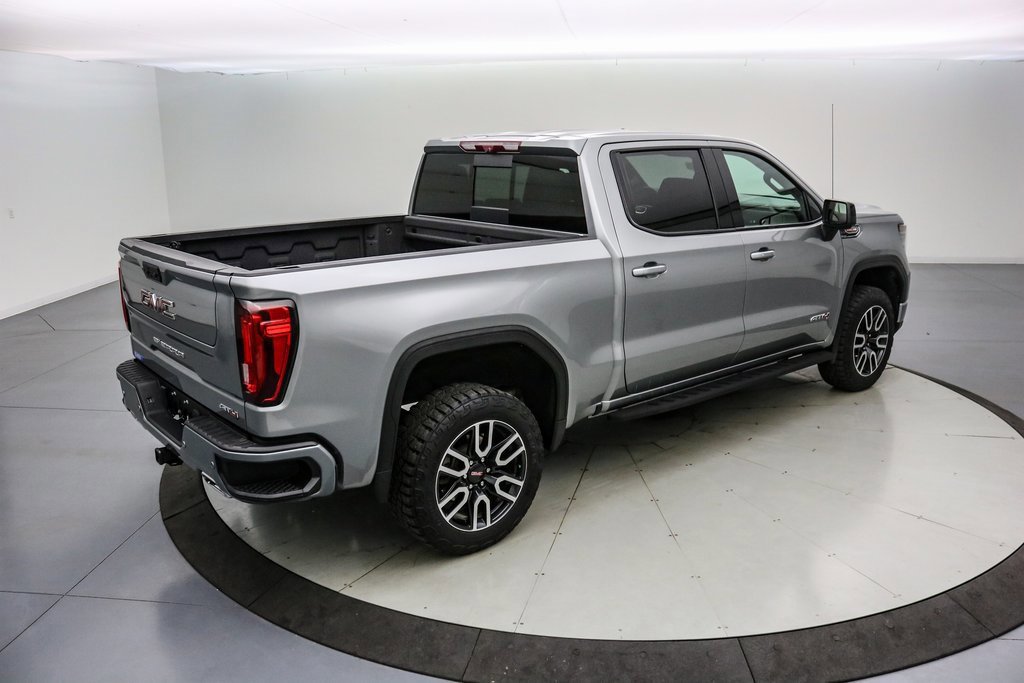 Used 2023 GMC Sierra 1500 AT4 w/ Technology Package image 5