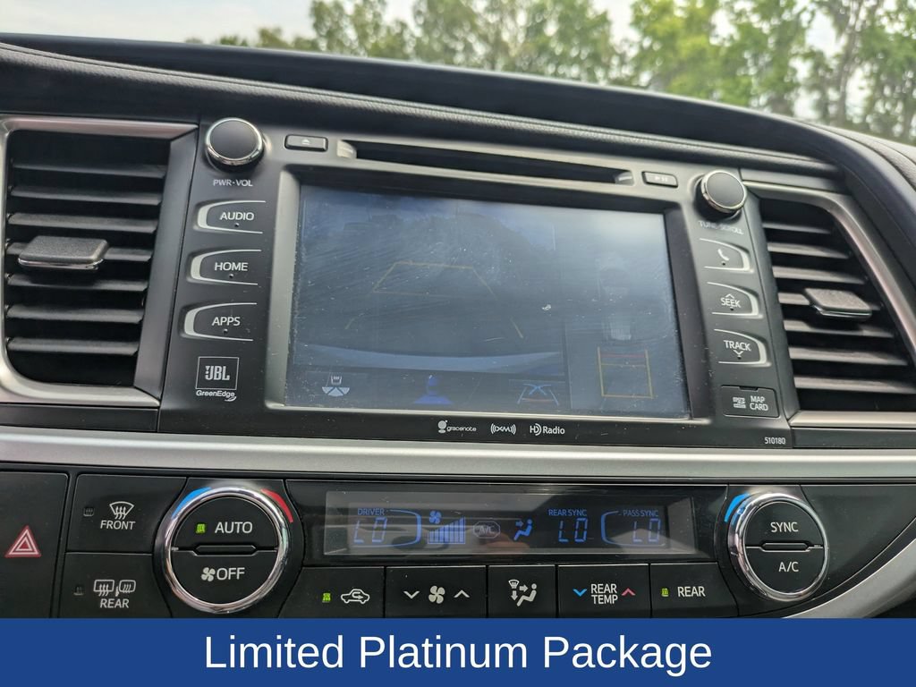 Used 2018 Toyota Highlander Limited Platinum FWD image 24
