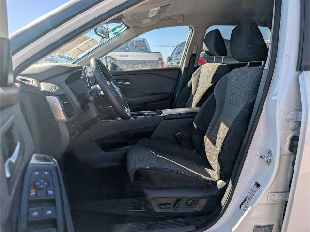 Used 2023 Nissan Rogue SV image 10