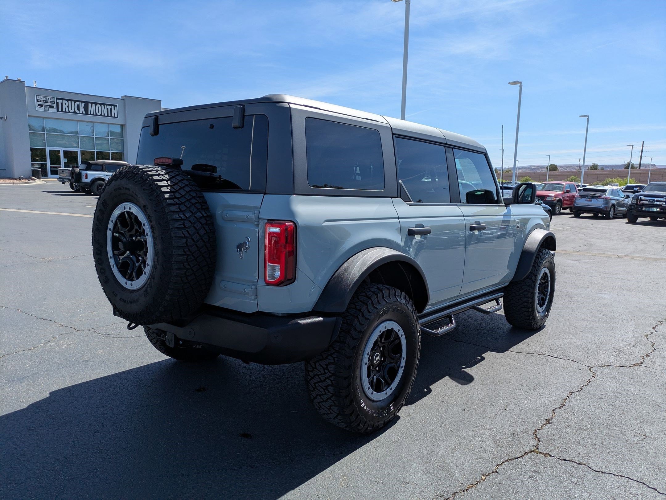 Certified 2022 Ford Bronco Big Bend w/ Sasquatch Package AWD/4WD image 4