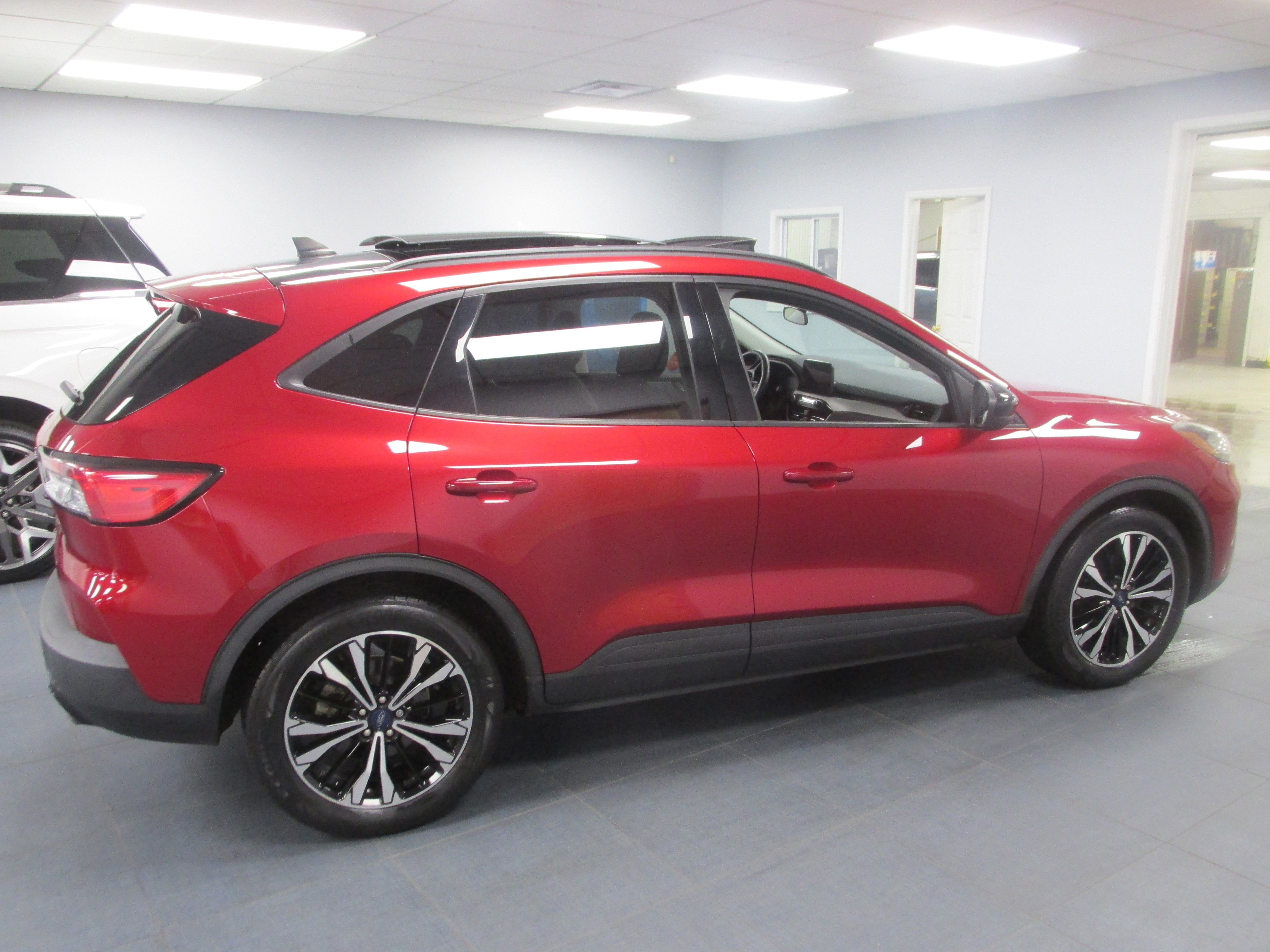 Certified 2021 Ford Escape SE w/ SE Sport Appearance Package image 2