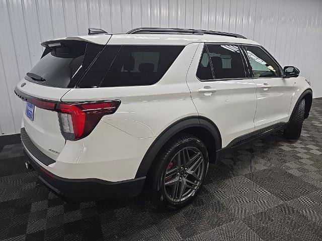 Certified 2025 Ford Explorer ST-Line w/ Premium Package AWD/4WD image 15