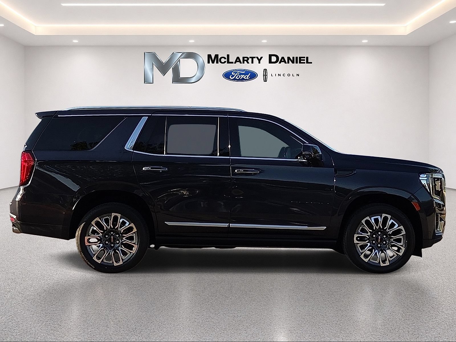 Used 2023 GMC Yukon Denali AWD/4WD image 6