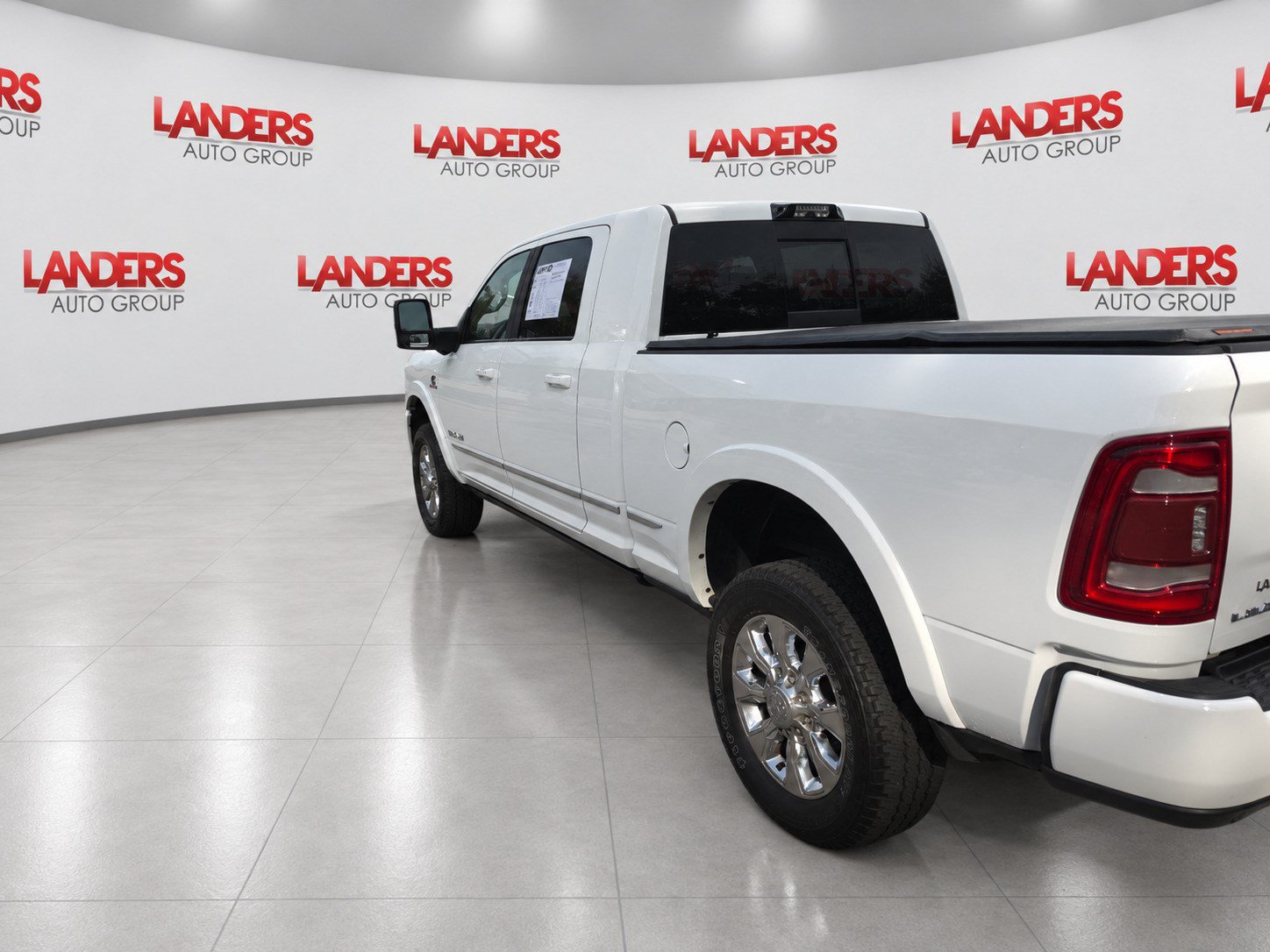 Used 2023 RAM 2500 Limited AWD/4WD image 7