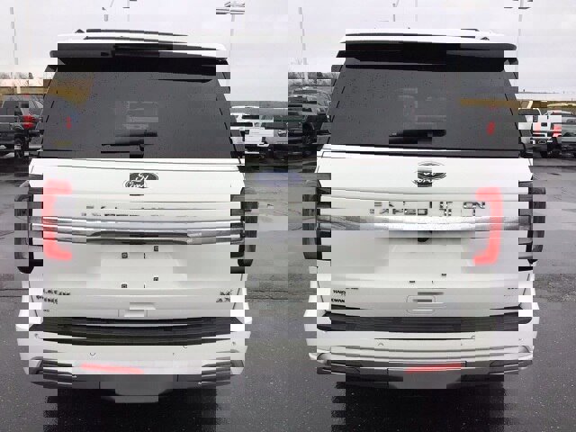 Certified 2023 Ford Expedition Max Platinum image 4