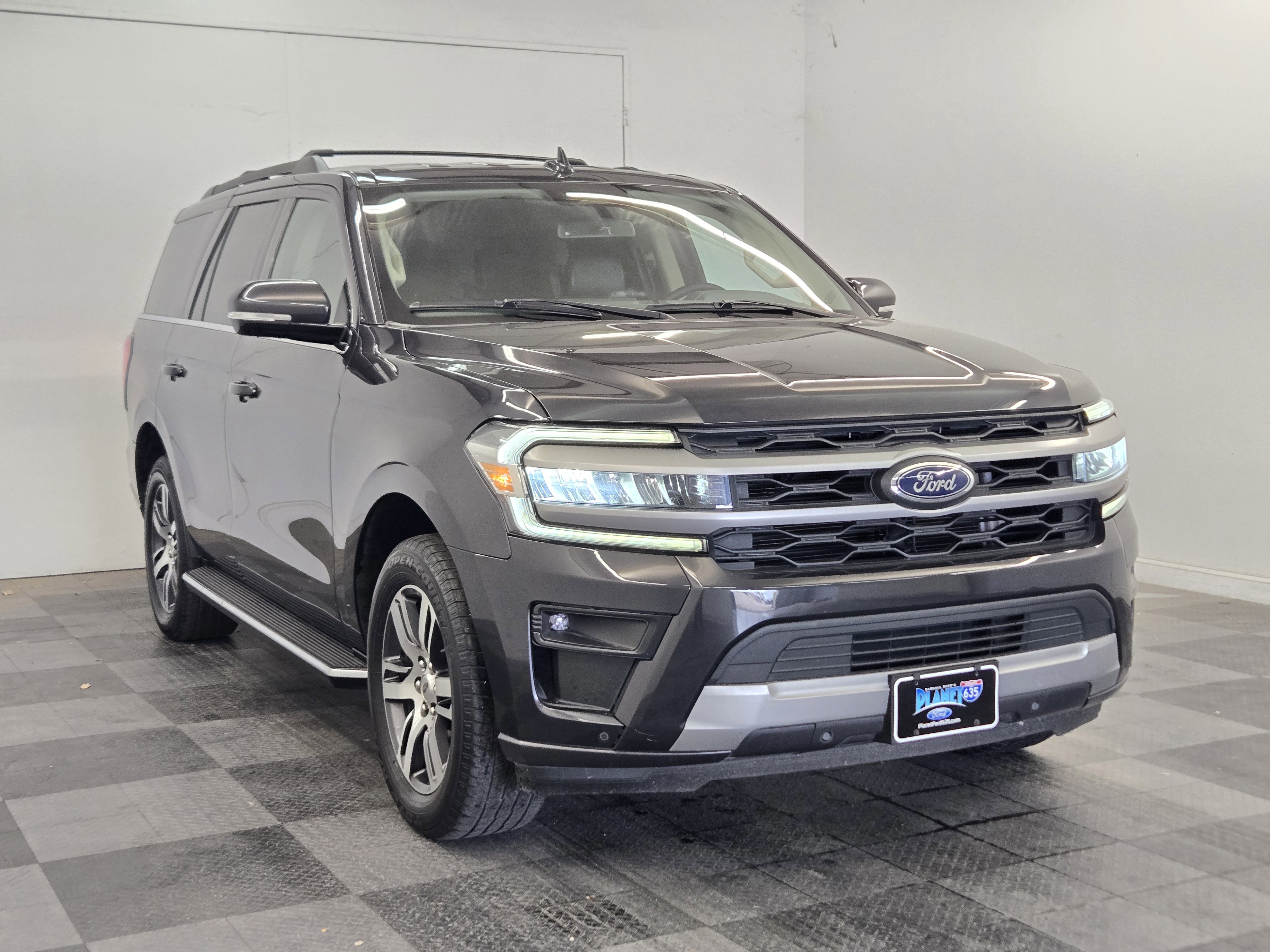 Certified 2022 Ford Expedition XLT image 6