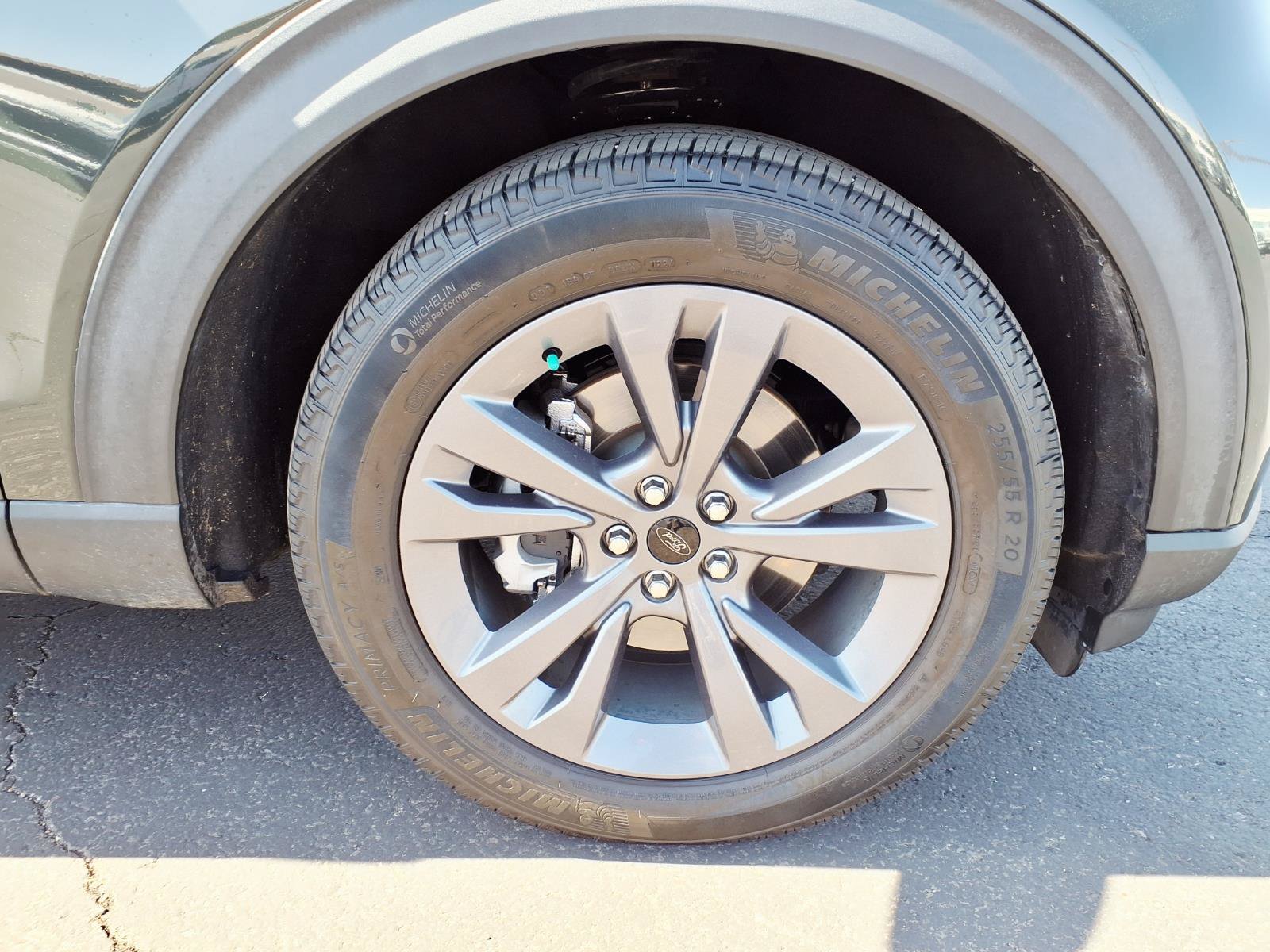 Certified 2024 Ford Explorer XLT w/ Equipment Group 202A RWD image 9