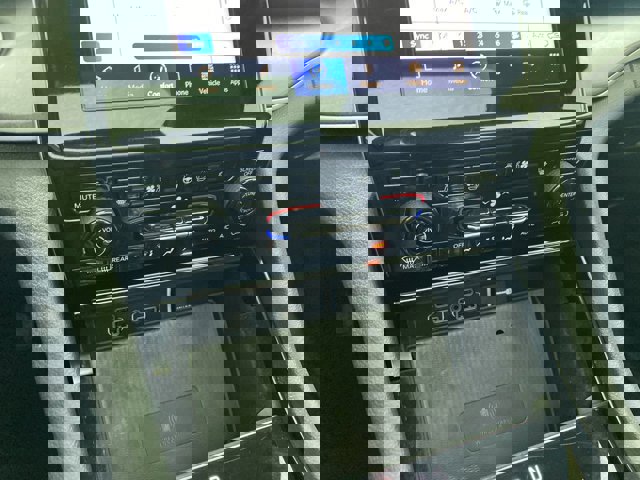 Used 2022 Jeep Grand Cherokee Limited w/ Luxury Tech Group II image 17