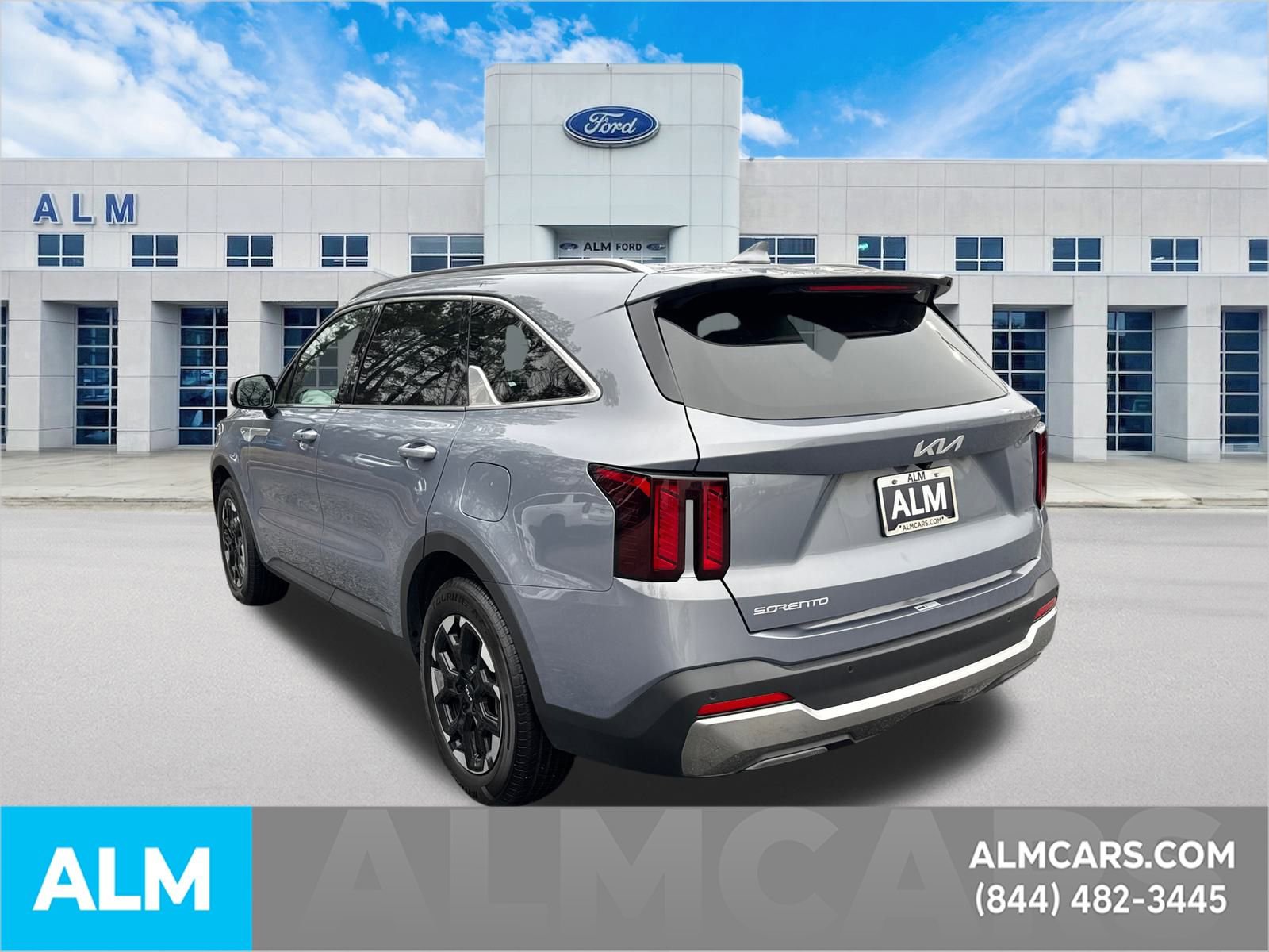 Used 2024 Kia Sorento S image 9