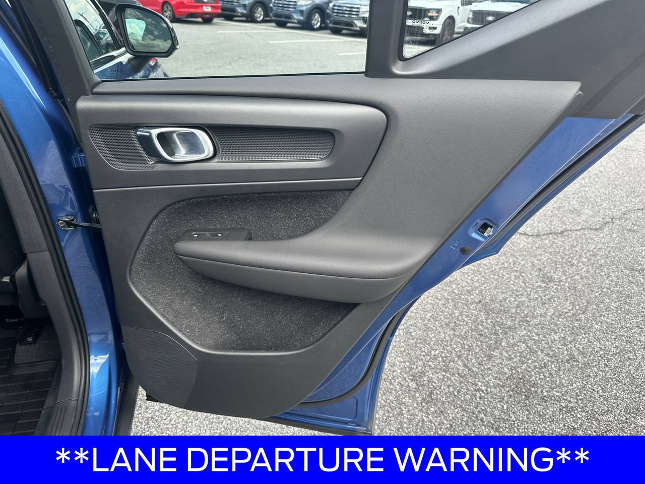 Used 2020 Volvo XC40 T4 R-Design w/ Protection Package Premier FWD image 18