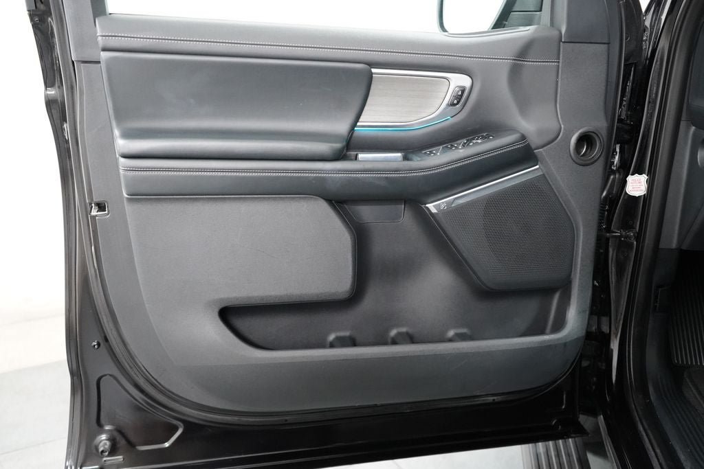 Certified 2025 Ford Expedition Max Platinum AWD/4WD image 30