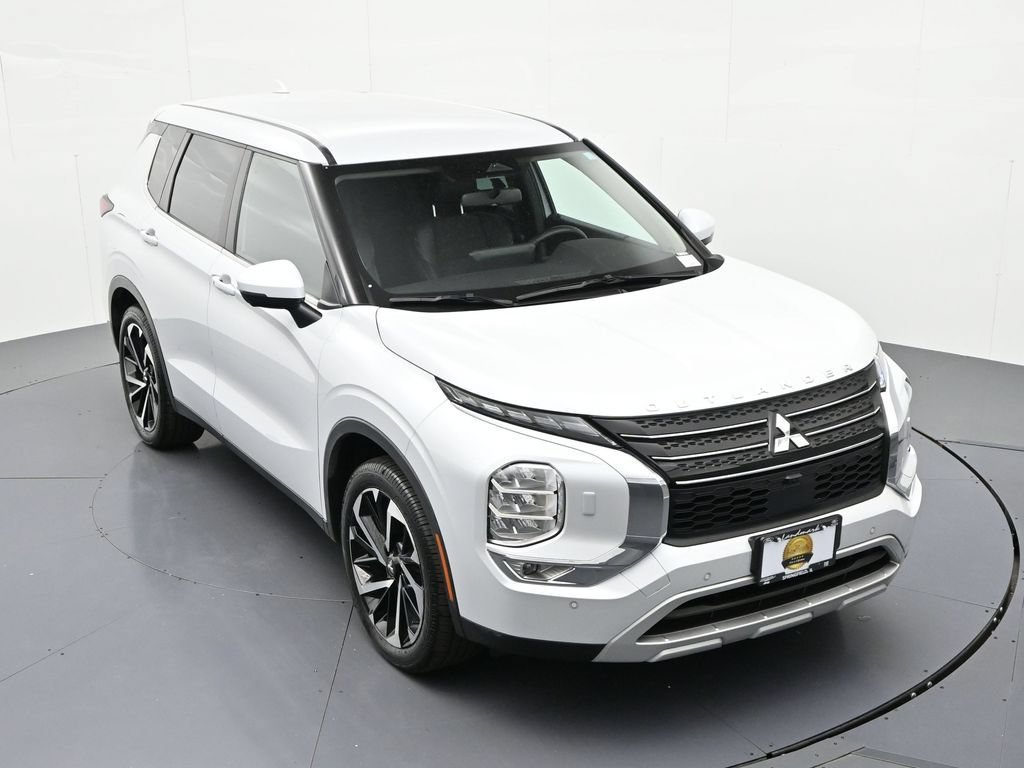 Used 2023 Mitsubishi Outlander SE AWD/4WD image 21