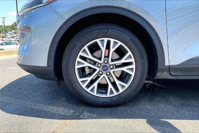 Certified 2022 Ford Escape SEL w/ Technology Package AWD/4WD image 8
