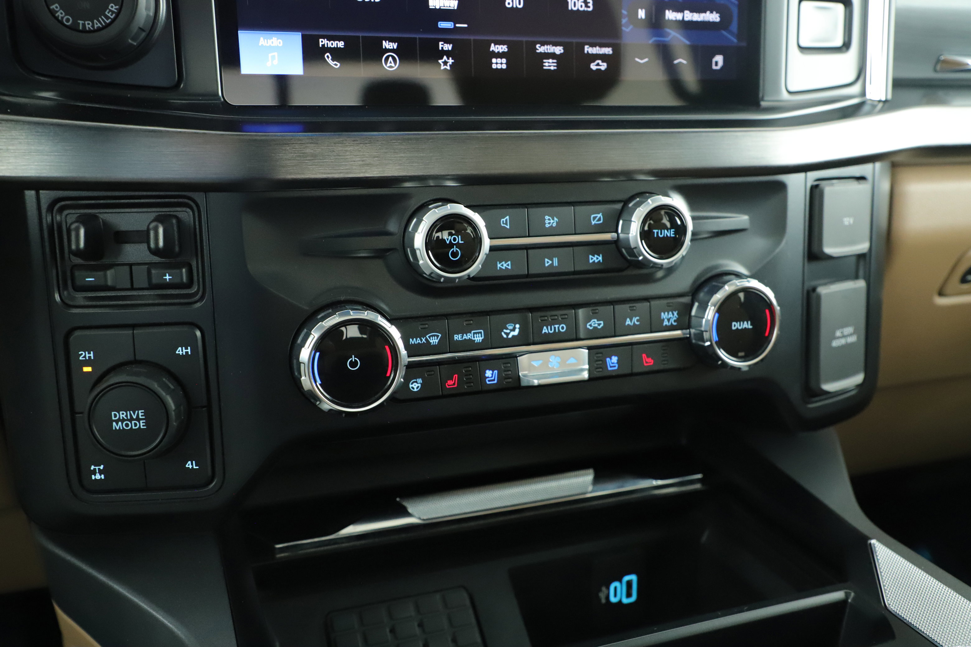 Certified 2024 Ford F250 Lariat w/ Lariat Ultimate Package image 26