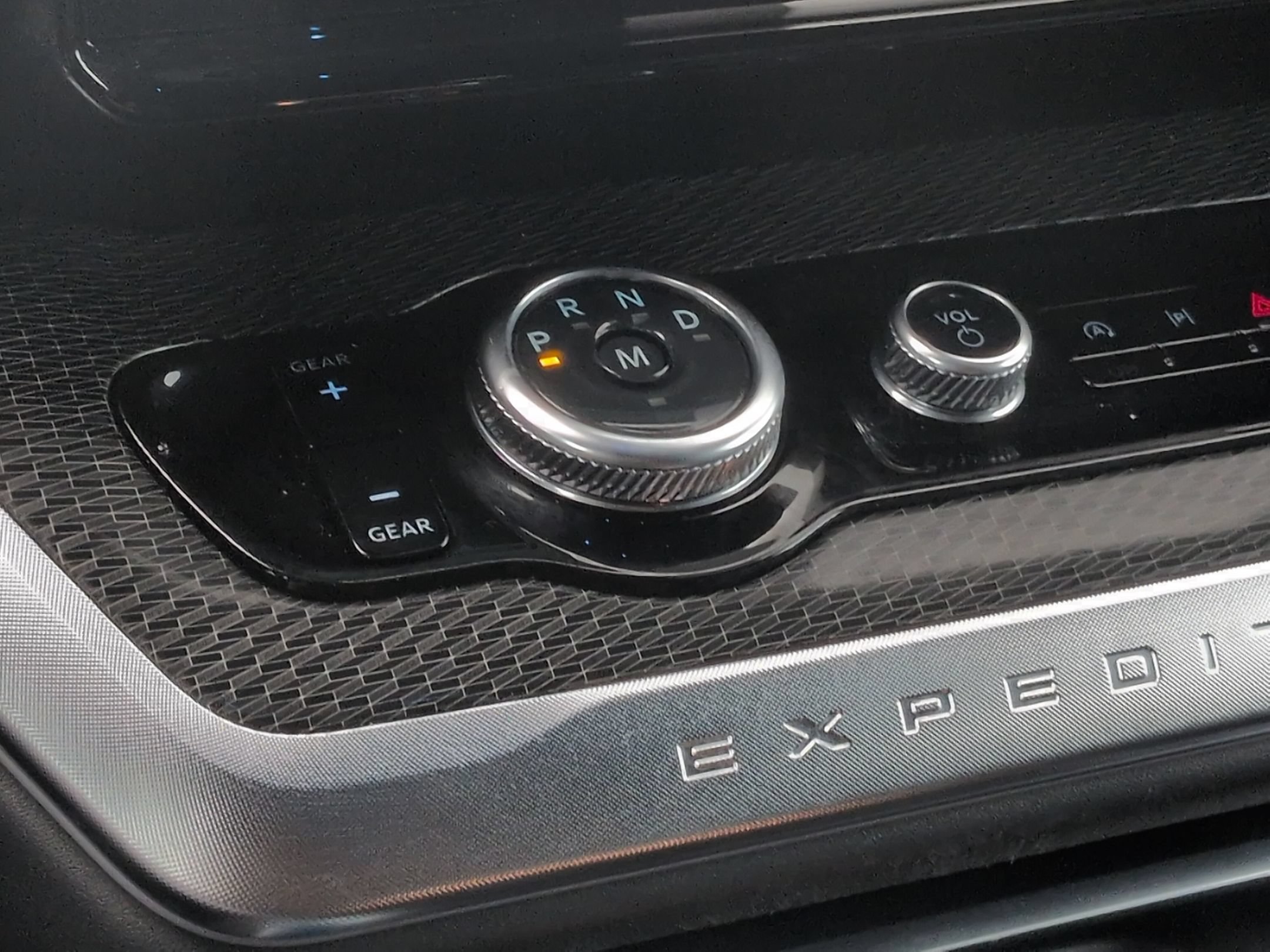 Certified 2025 Ford Expedition Max Platinum w/ Stealth Appearance Package AWD/4WD image 27