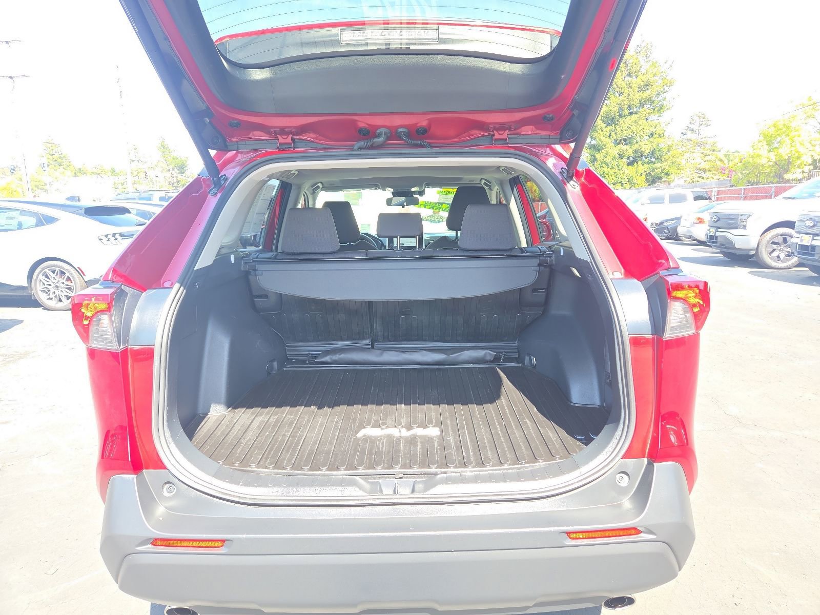 Used 2024 Toyota RAV4 XLE w/ Convenience Package AWD/4WD image 8