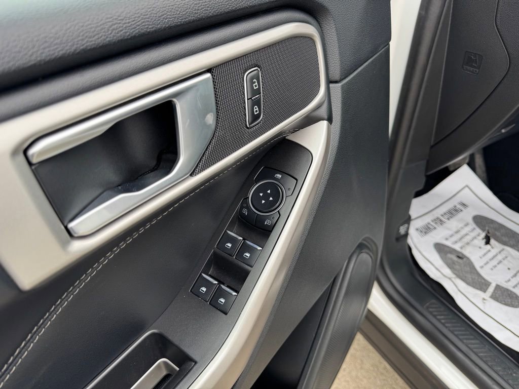 Certified 2023 Ford Explorer XLT w/ Equipment Group 202A image 11