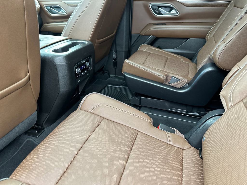 Used 2023 Chevrolet Tahoe High Country image 11