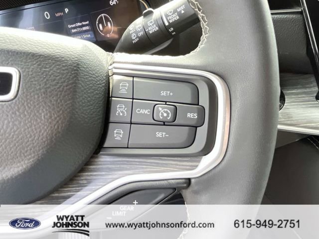 Used 2024 Jeep Wagoneer L Series II w/ Flexible Seating Group image 32