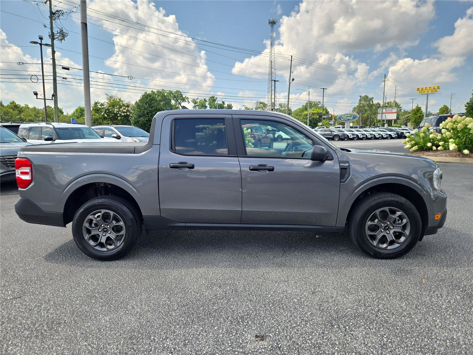 Certified 2023 Ford Maverick XLT FWD image 7