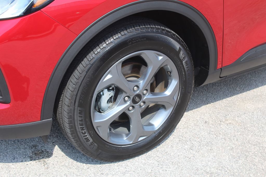 Certified 2025 Ford Escape ST-Line AWD/4WD image 6