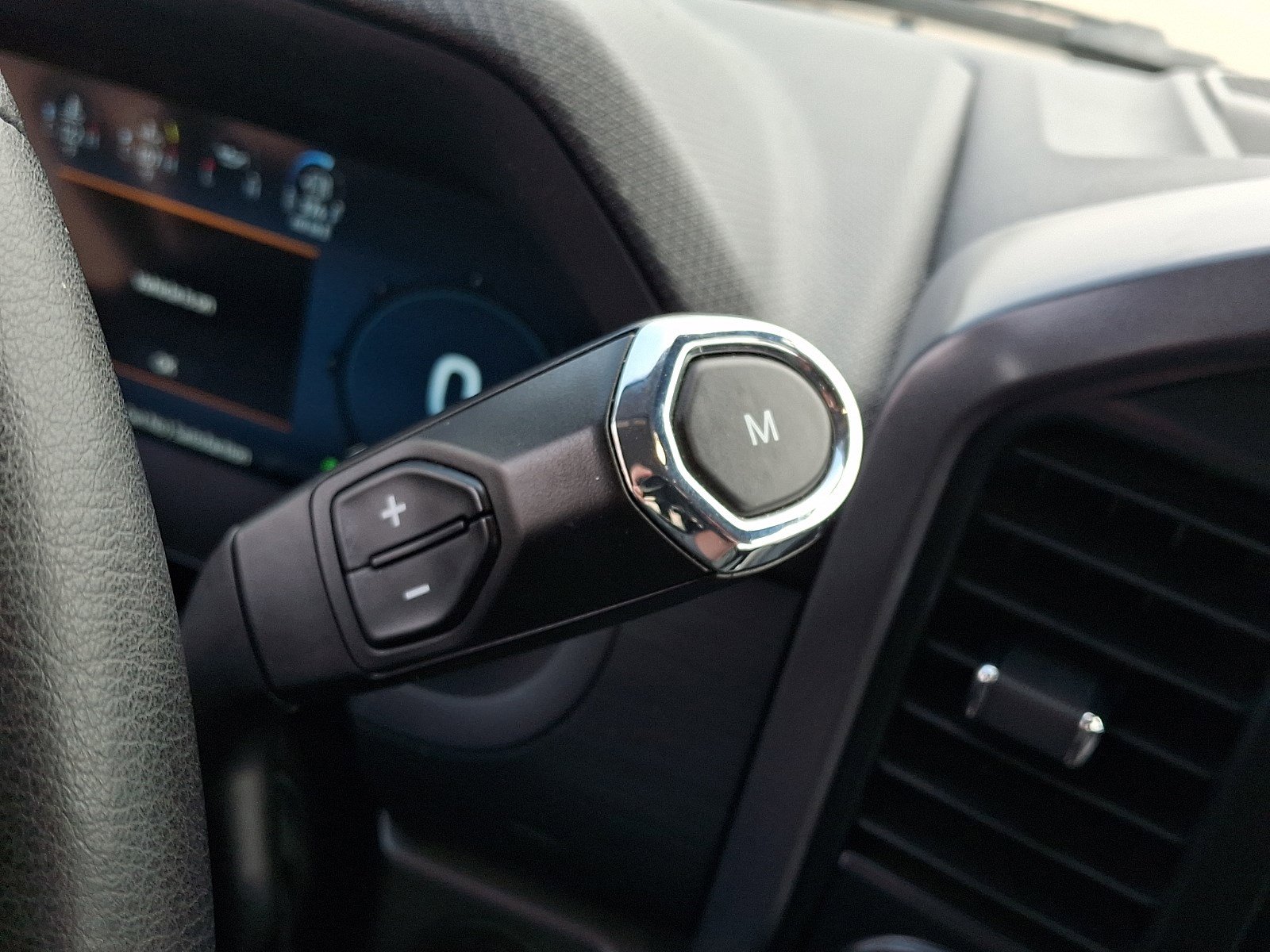 Certified 2024 Ford F150 XLT w/ Mobile Office Package image 13