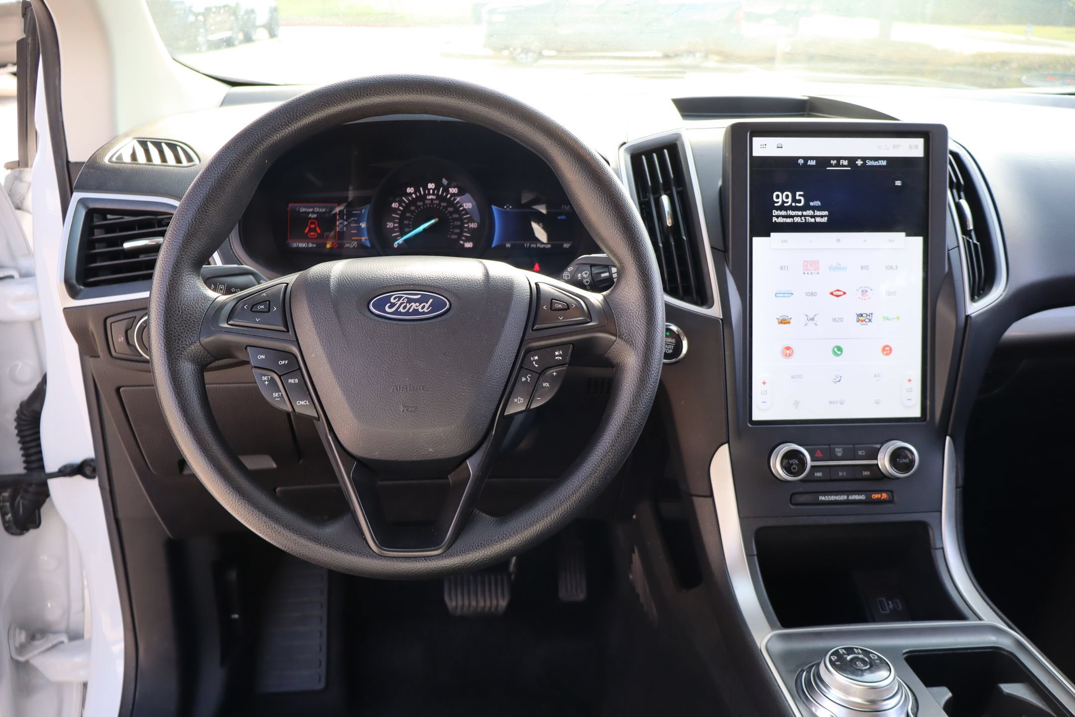 Certified 2022 Ford Edge SE w/ Black Appearance Package AWD/4WD image 19