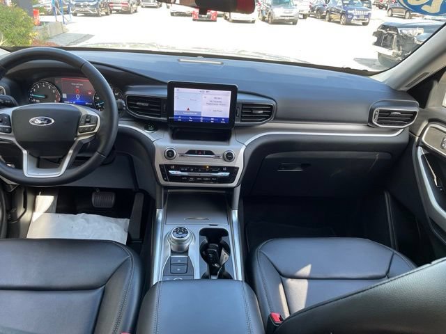 Certified 2020 Ford Explorer XLT w/ Equipment Group 202A AWD/4WD image 11