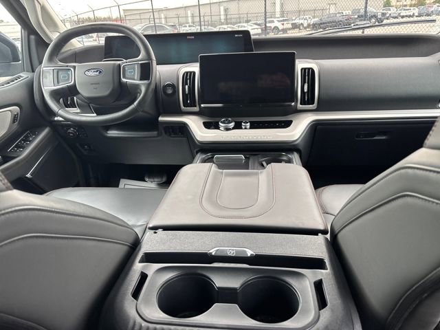 Certified 2025 Ford Expedition Active image 10