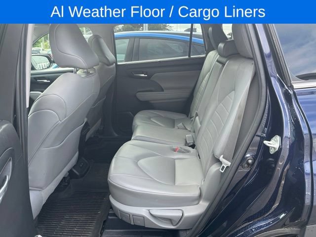 Used 2020 Toyota Highlander XLE AWD/4WD image 10