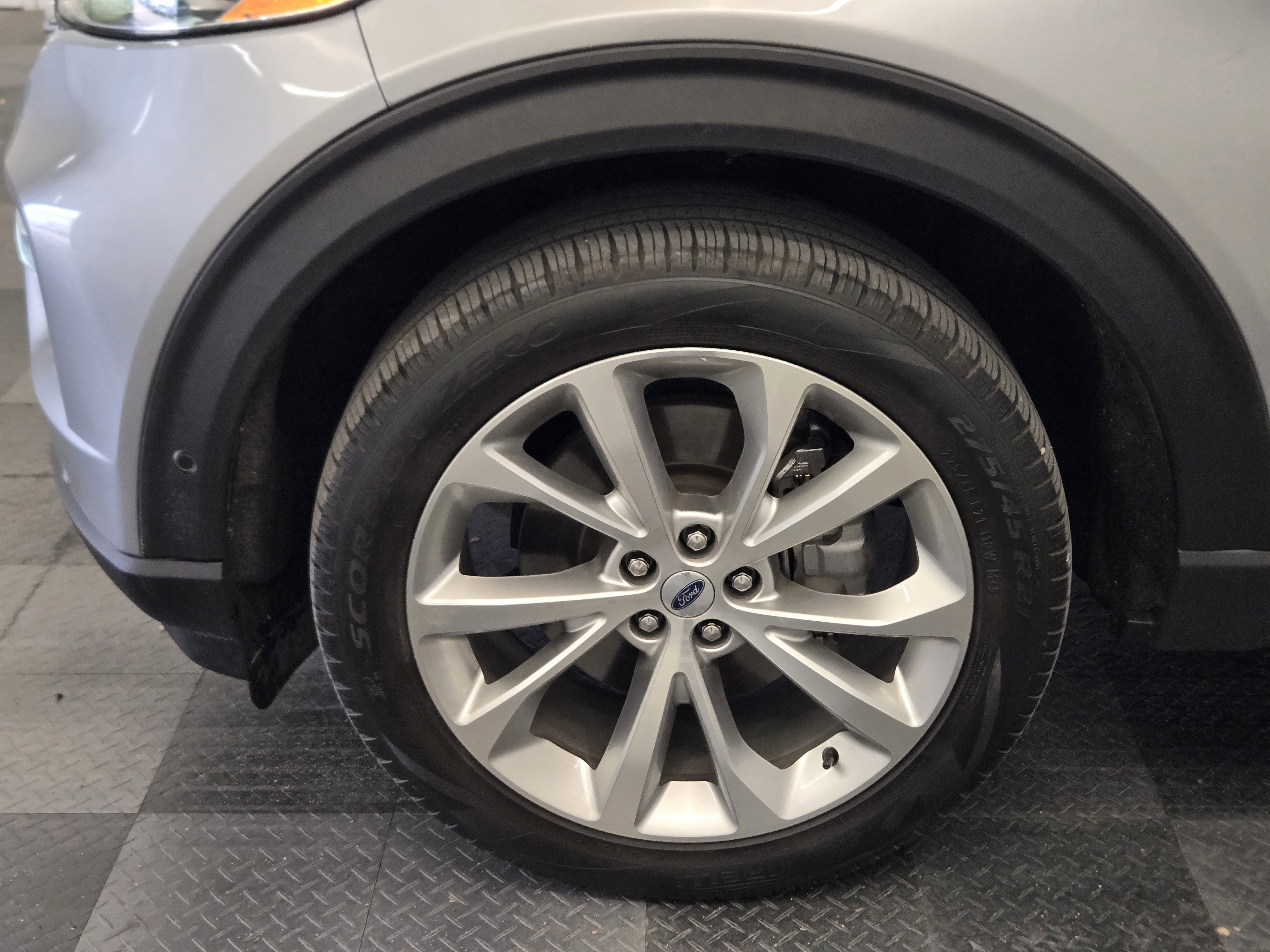 Certified 2023 Ford Explorer Platinum image 9