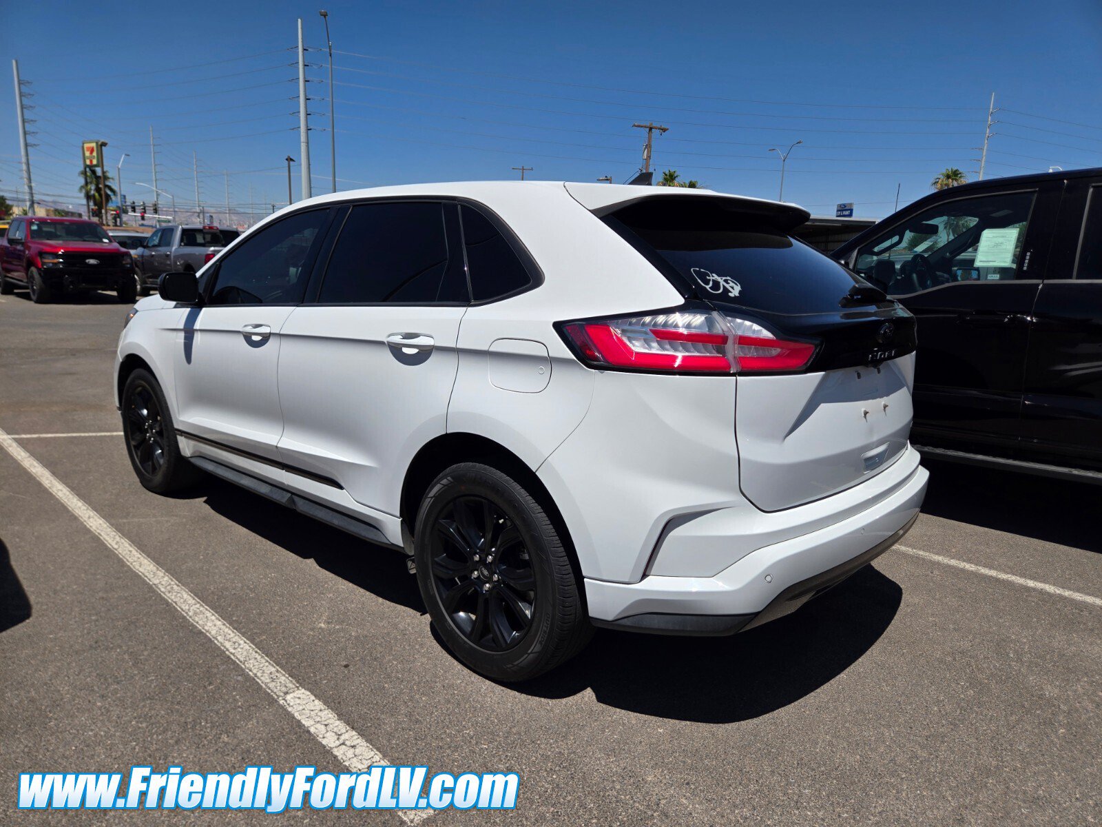 Certified 2023 Ford Edge SE w/ Black Appearance Package AWD/4WD image 3