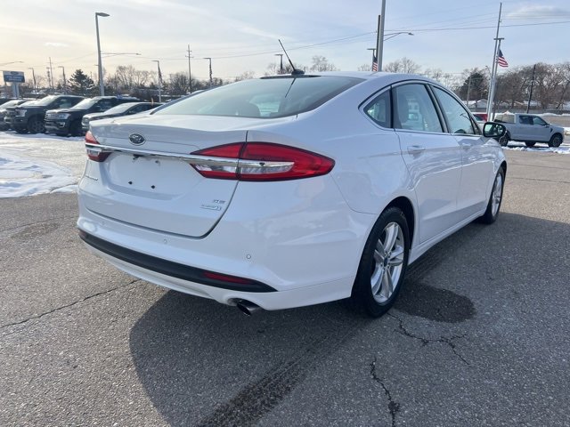 Certified 2018 Ford Fusion SE w/ Fusion SE Technology Package image 4