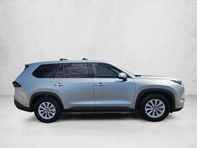 Used 2025 Toyota Grand Highlander FWD image 4