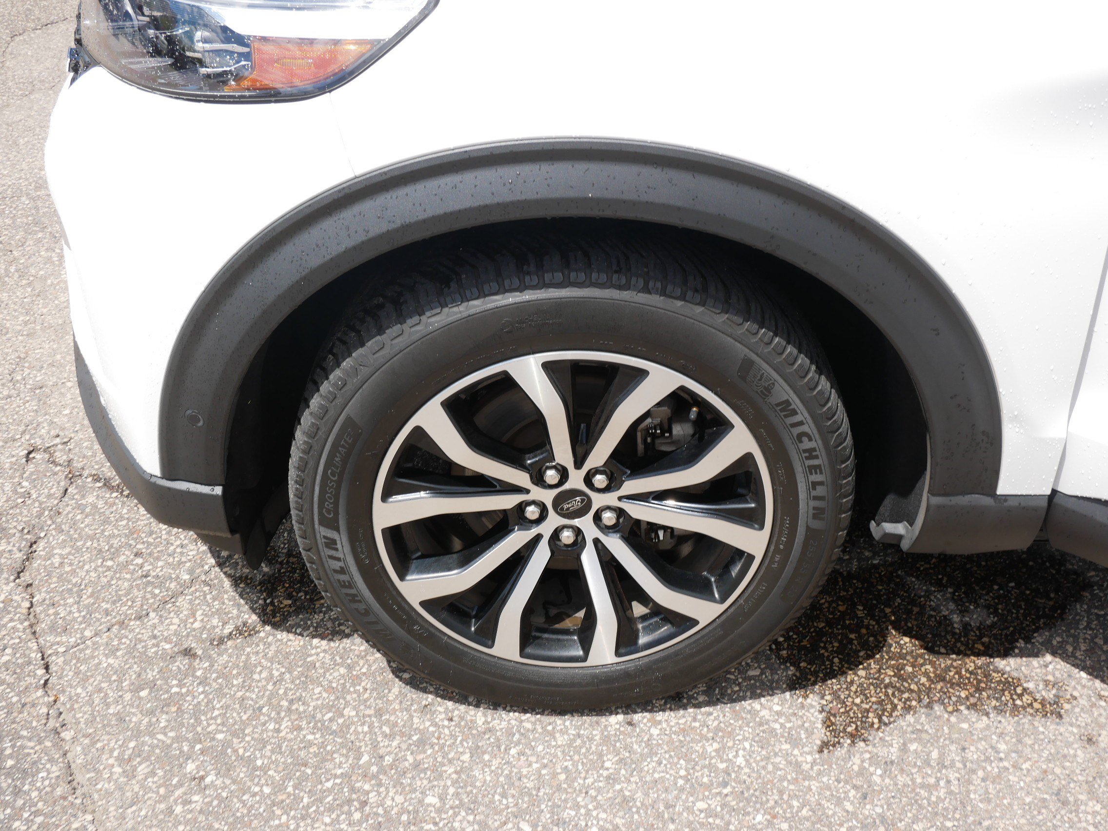 Certified 2020 Ford Explorer ST w/ Premium Technology Package AWD/4WD image 15